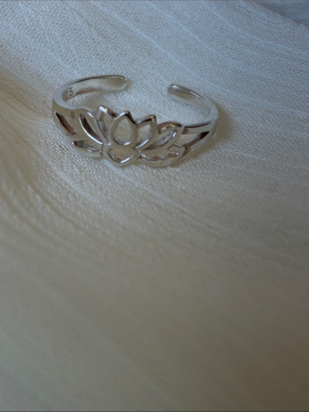 Sterling Silver Lotus Open Band Toe Ring